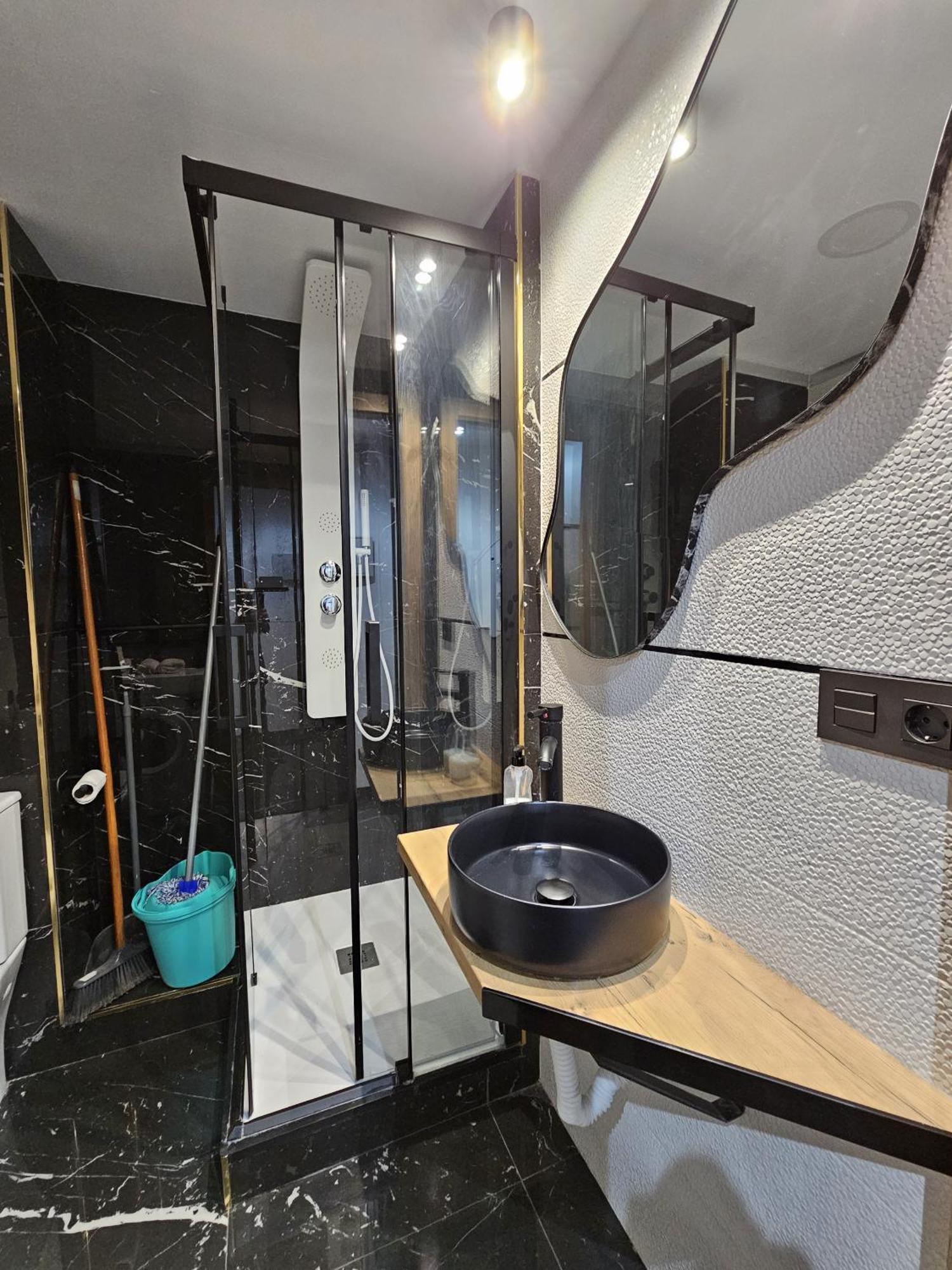 Black Apartamento *