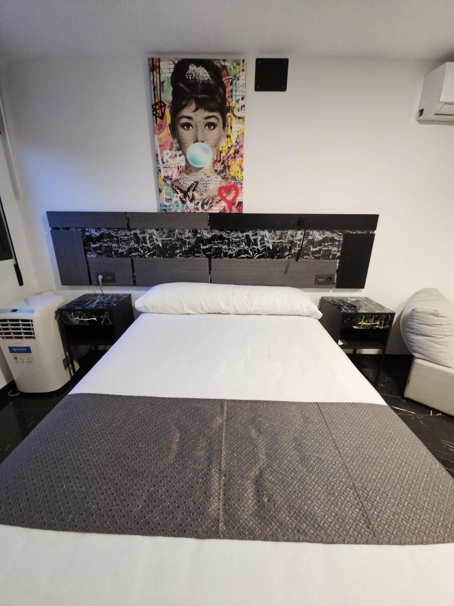 Black Apartment *